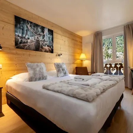 Cozy Sleeps 4 Mountain View 300m Lift * Шамони